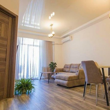 Tikas home Апартаменты Тбілісі Екстер'єр фото